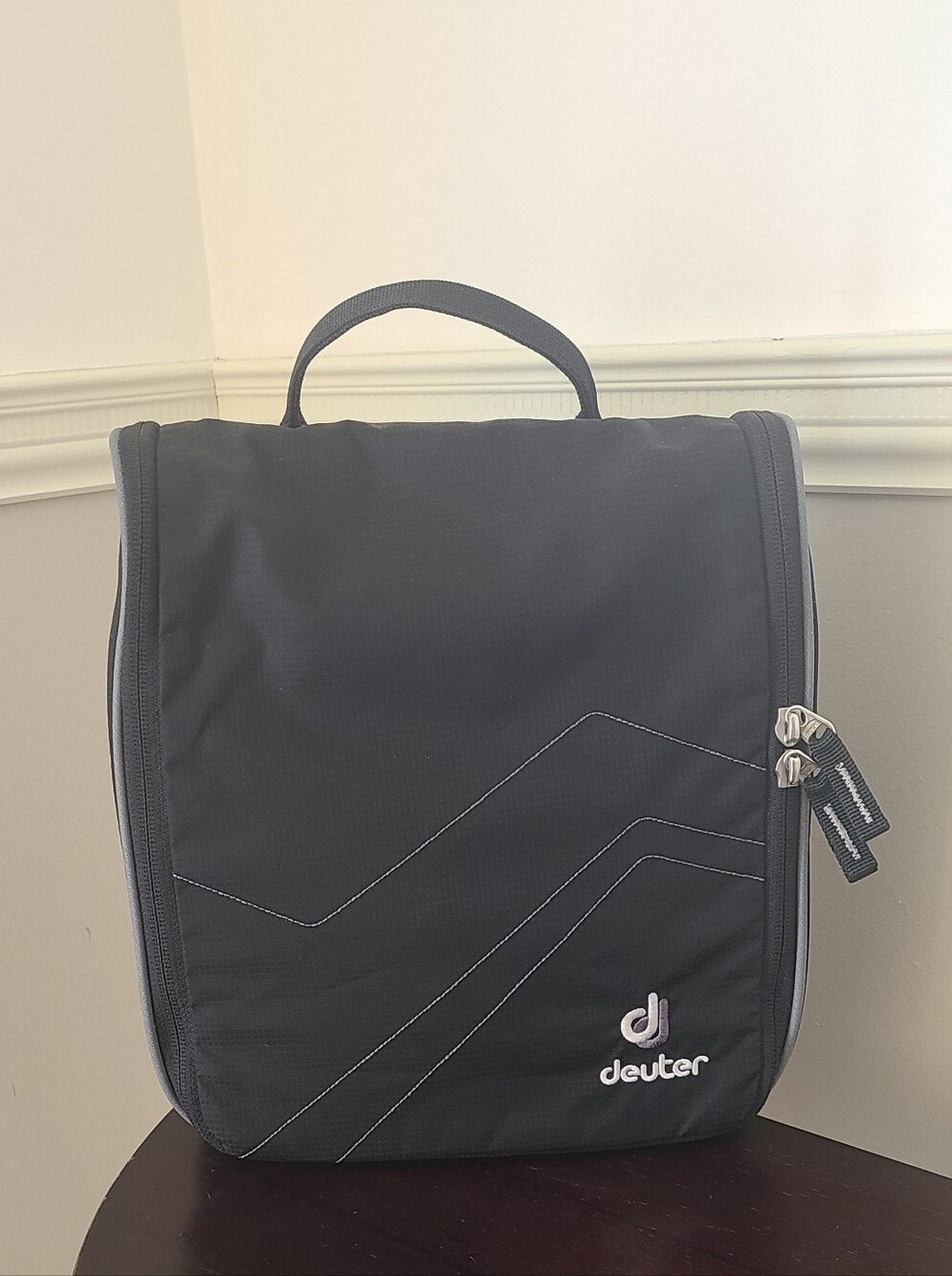 Deuter Men's Hanging Toiletry Bag in Black with Gray Trim